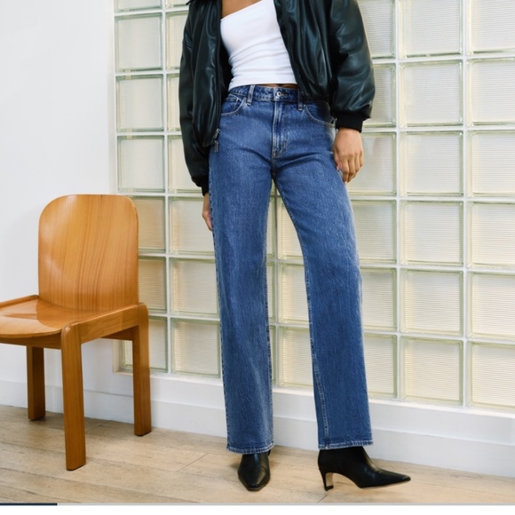 Abercrombie CURVE LOVE High Rise 90s Relaxed Jeans - Picture 1 of 4